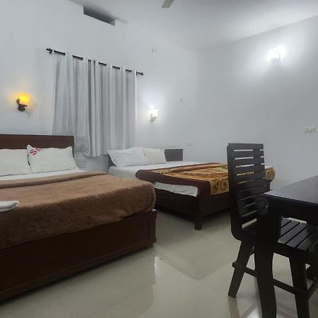 Pkn Homestay Thekkady Kumily Exterior foto